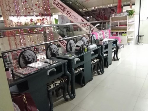 纖指圓夢想！保定東方技工學(xué)校創(chuàng)業(yè)者——李丹！  