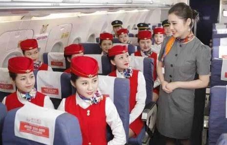 想學民航在秦皇島東方航空服務(wù)專業(yè)學校能學什么？