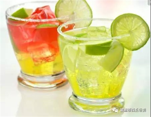 煙臺(tái)波絲蒂學(xué)校7月22日時(shí)尚冰品冷飲咖啡班開(kāi)課啦！