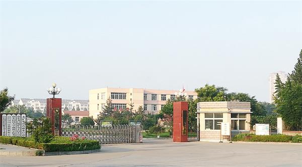 山東龍口礦業(yè)集團高級技工學校是全日制嗎？