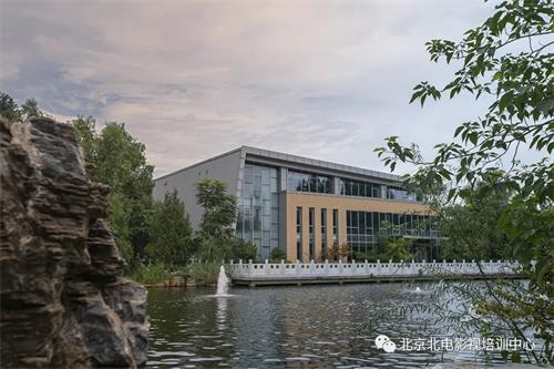 北京播音主持學(xué)校有什么可報(bào)考的院校？