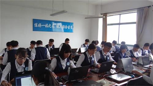 威海有商務日語（+計算機平面設計）專業(yè)嗎？