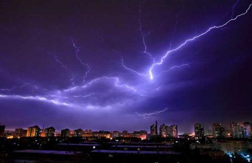 雷雨天氣如何用電？張家口文華電力中等職業(yè)學(xué)校