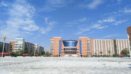 鄭州學(xué)習(xí)軌道交通專業(yè)推薦哪所學(xué)校？