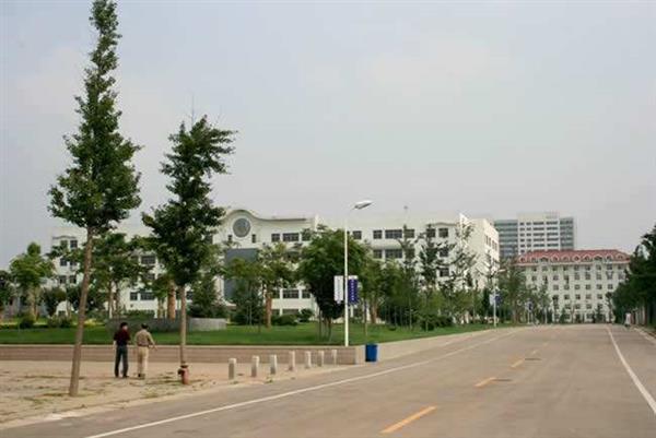 青島飛洋職業(yè)技術(shù)學(xué)院有哪些辦學(xué)特色？有什么學(xué)生福利？