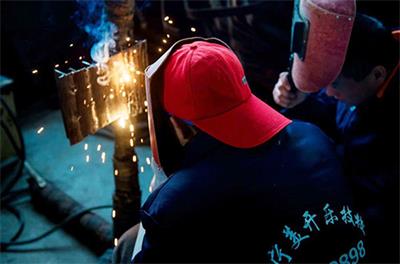 濟(jì)寧美開(kāi)樂(lè)技校有電工專業(yè)嗎？   